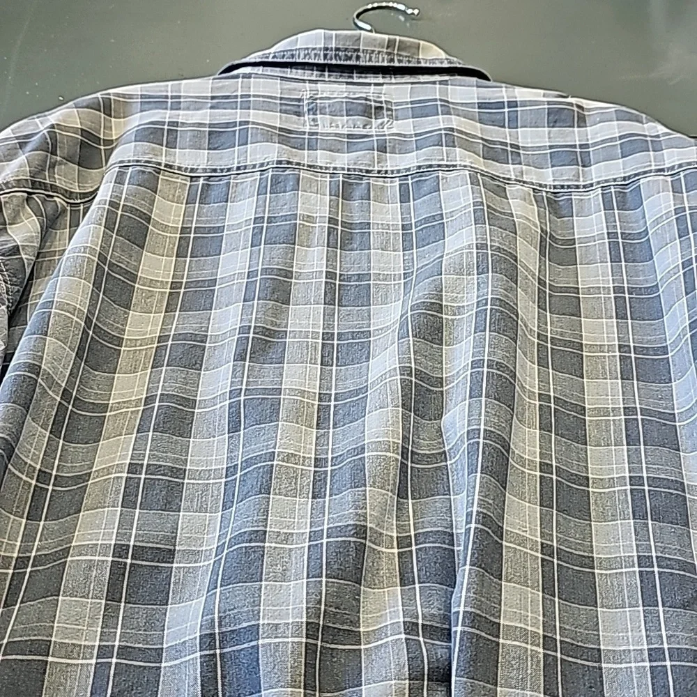 Levi's mens plaid shirt. THE TWO HORSE BRAND. Size XL. Blue/gray‎ plaid.